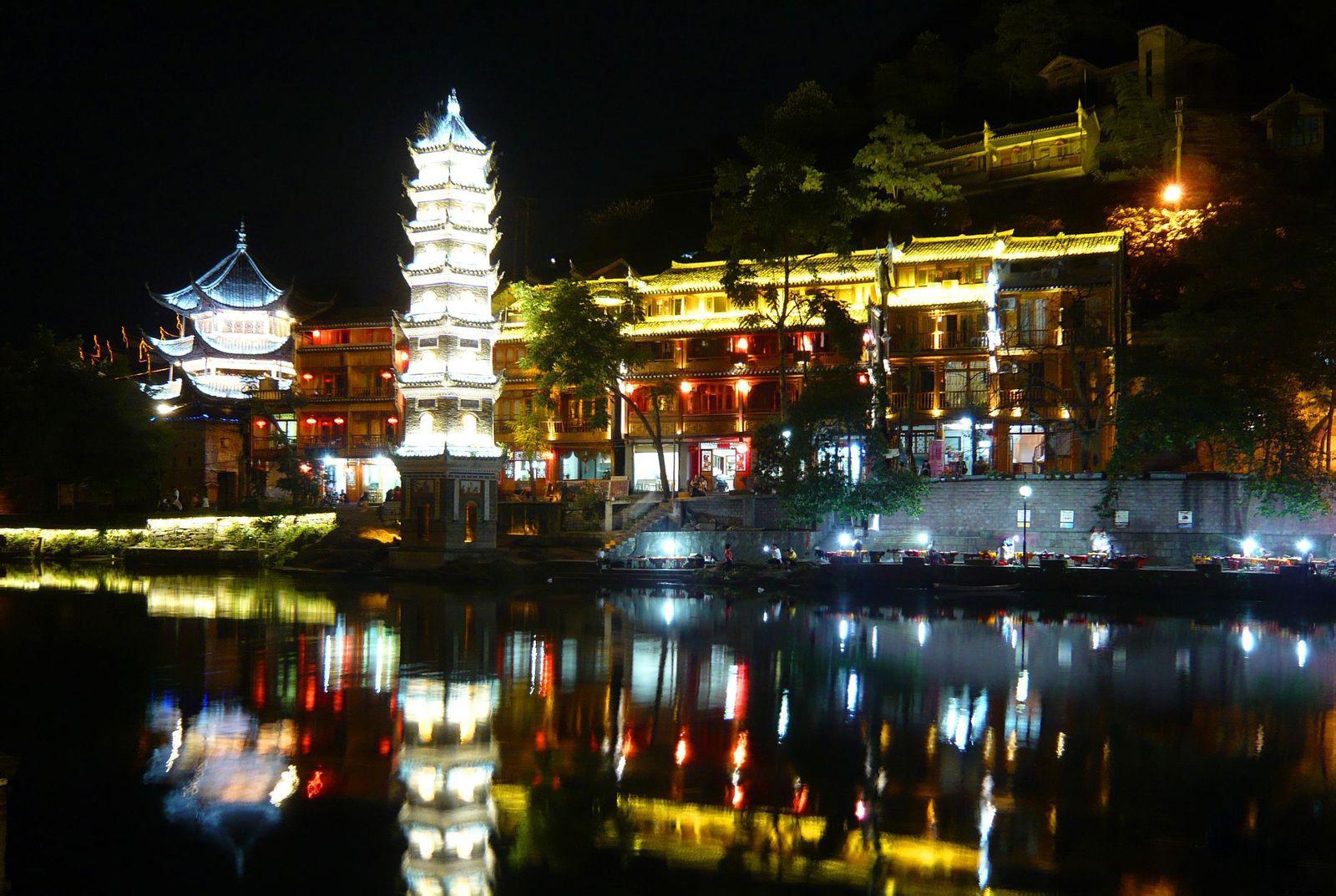 5-дневный тур по Чжанцзяцзе и красивейшему поселку Китая Фэнхуан